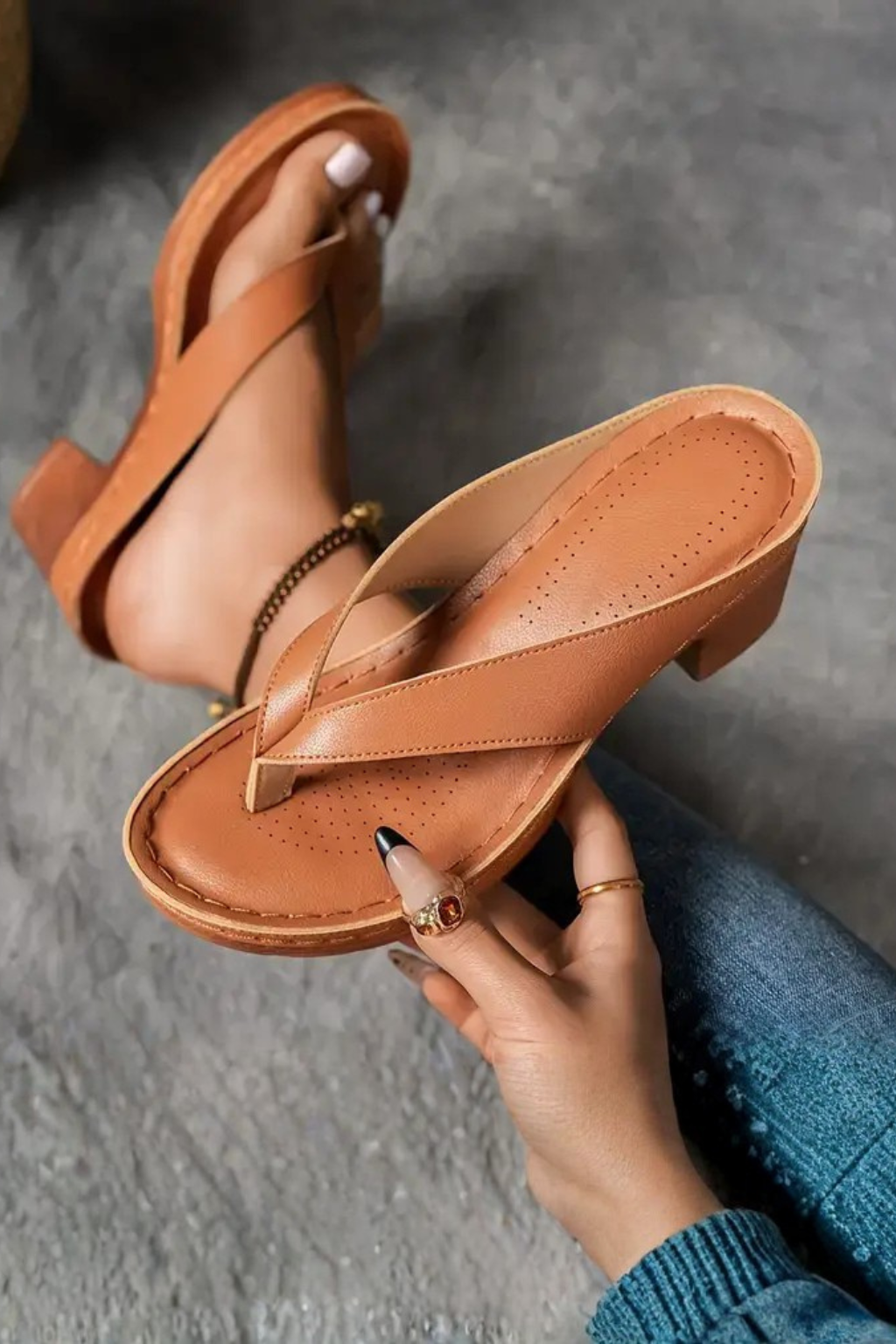 Women's Metallic Toe Post Block Heel Sandals – Casual Summer Flip Flop Style Sandals