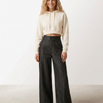 Women's Mid-Waist Wide Leg Jeans with Front Pleats – Dark Wash Denim Pants for Smart Casual