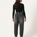 Women's Black Tapered Ankle Jeans with Elastic Waist – Relaxed Pull-On Denim for Everyday Wear