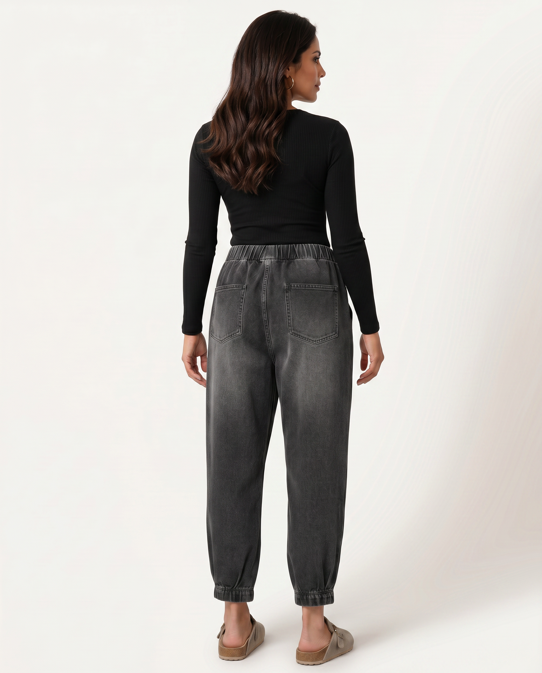 Women's Black Tapered Ankle Jeans with Elastic Waist – Relaxed Pull-On Denim for Everyday Wear