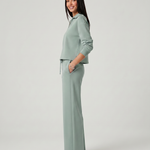 Women's Collared V-Neck Shirt & Wide-Leg Pants Set – Relaxed Two-Piece Outfit for Travel & Casual