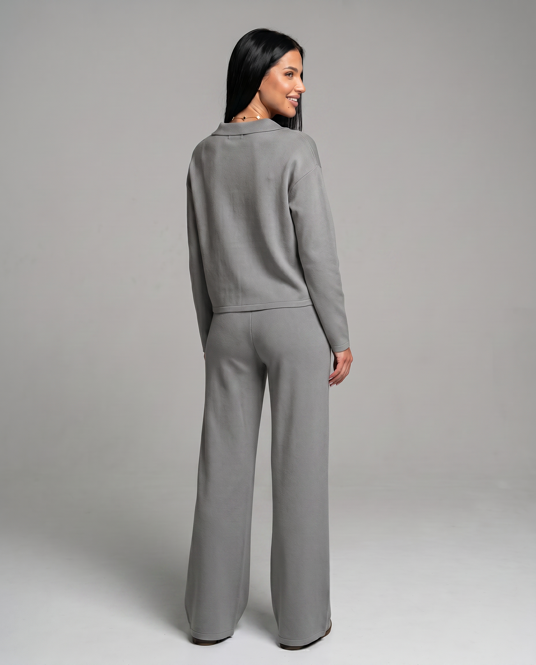 Women's Collared V-Neck Shirt & Wide-Leg Pants Set – Relaxed Two-Piece Outfit for Travel & Casual