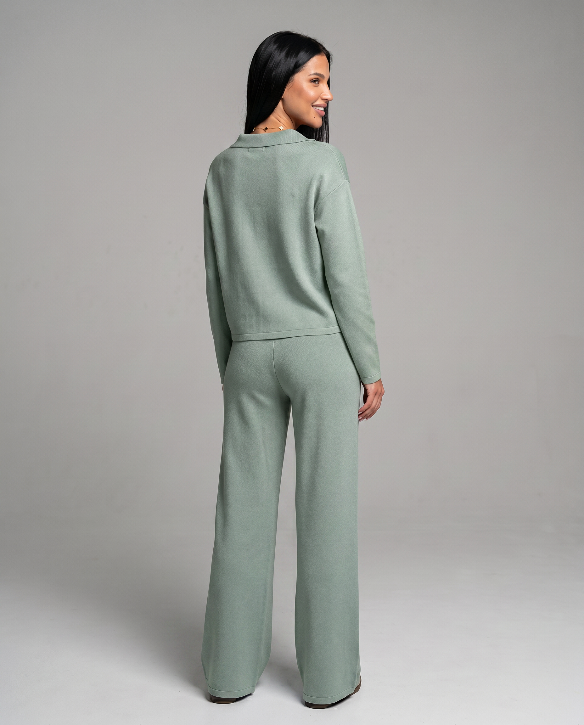 Women's Collared V-Neck Shirt & Wide-Leg Pants Set – Relaxed Two-Piece Outfit for Travel & Casual
