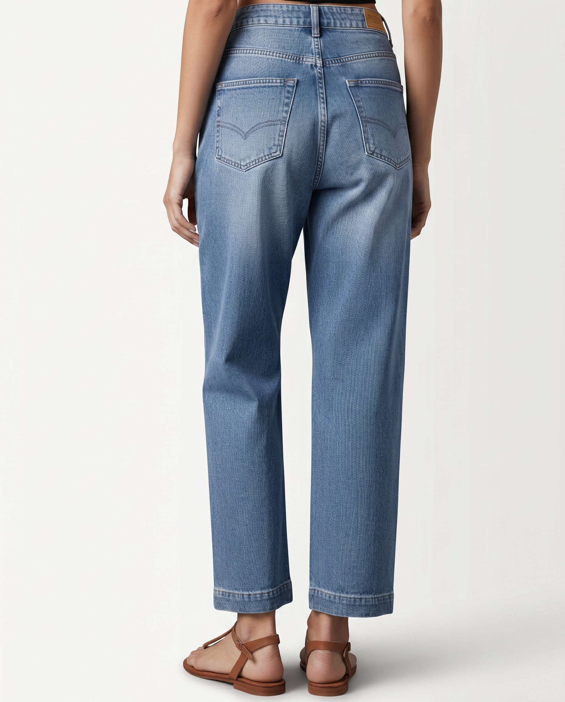 Women's Straight-Leg Cropped Jeans with Seam Detail – Mid-Waist Washed Blue Denim for Everyday