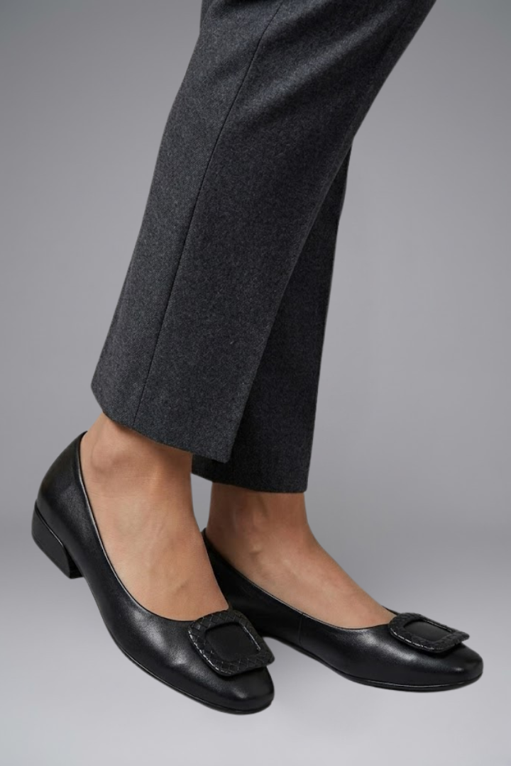 Women's PU Leather Ballet Flats with Cushioned Insole – Slip-On Comfort Shoes for Work & Everyday