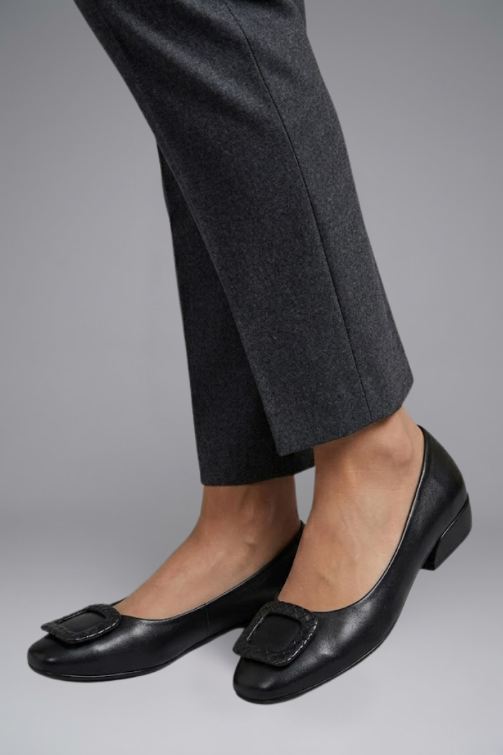 Women's PU Leather Ballet Flats with Cushioned Insole – Slip-On Comfort Shoes for Work & Everyday