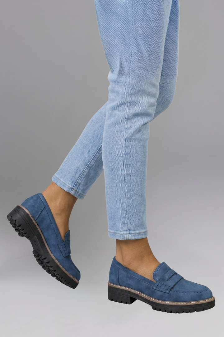 Women's Leather Penny Loafers with Chunky Lug Sole – Slip-On Shoes for Work and Everyday Wear