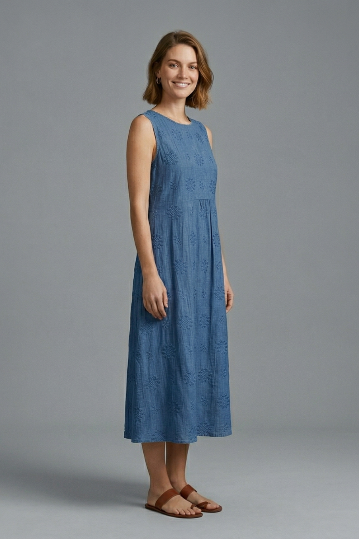 Women's Sleeveless Round Neck Midi Dress with Pockets – Textured Casual Summer Day Dress