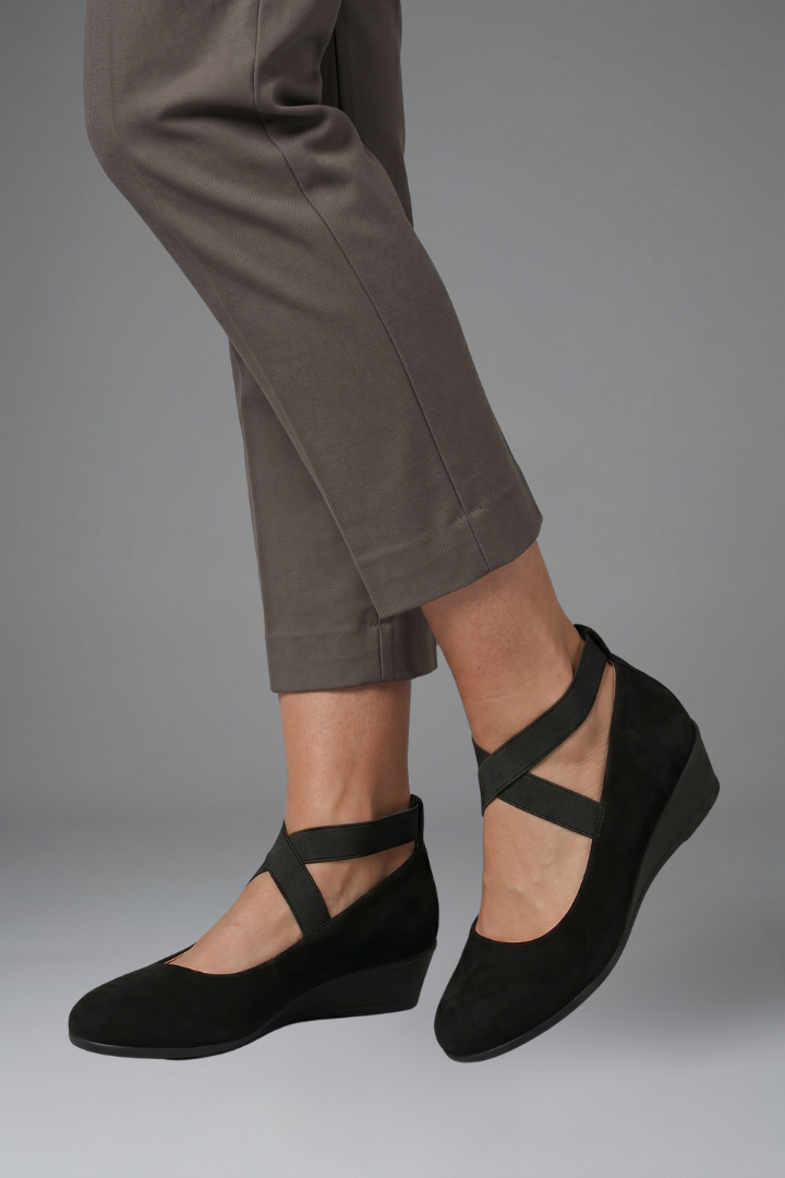 Women's Slip-On Comfort Flat Shoes with Elastic Straps and Low Wedge – Everyday Walking Shoes