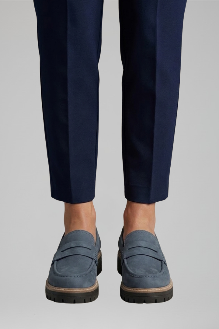 Women's Slip-On Comfort Loafers with Cushioned Footbed – Moc Toe Low Heel Shoes for All-Day Wear