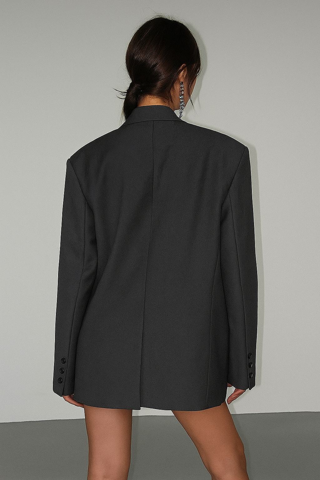 Women's Oversized Longline Blazer with Peak Lapels – Two-Button Tailored Jacket for Work & Evening