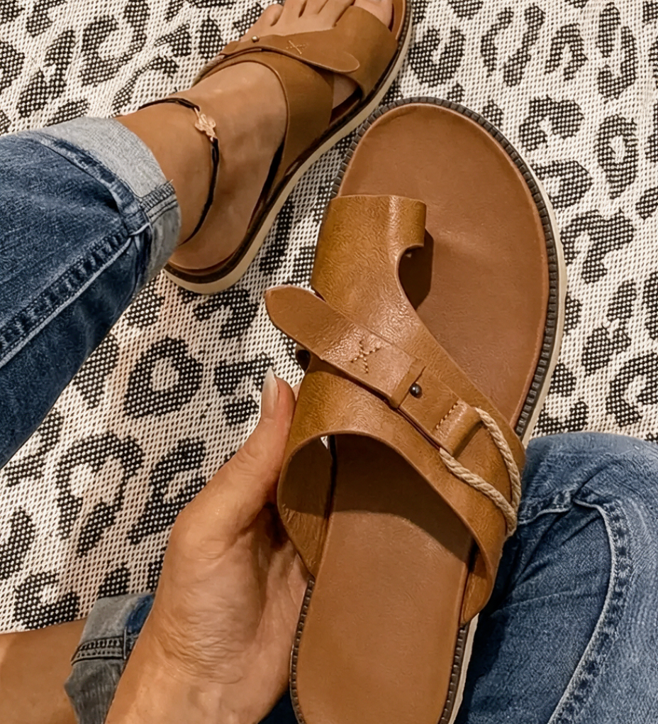 Women's Flat Toe Loop Sandals – Casual Summer Beach and Holiday Sandals